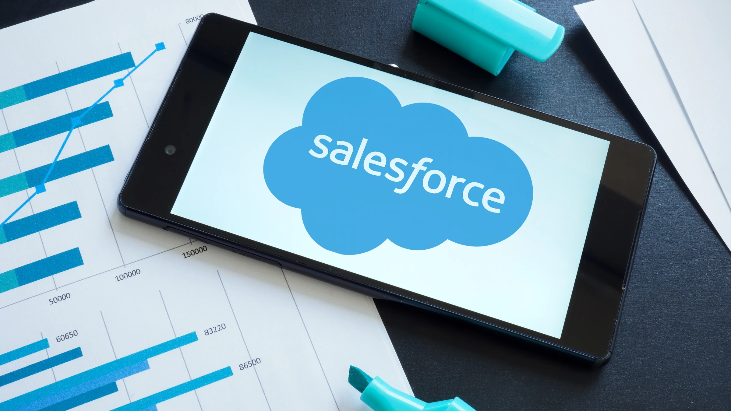 複数事業のSalesforce基盤 横断保守体制構築